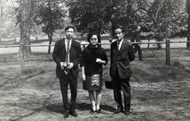 ภาพถ่ายอาจารย์ประสิทธิ์และลัดดา ศิลปบรรเลง กับบุตรชาย (กุลธร ศิลปบรรเลง) ที่ประเทศอังกฤษ