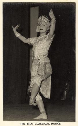 การแสดงของคณะนาฏศิลป์ไทย โรงเรียนผกาวลีนาฏดุริยางค์