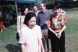 ภาพงานเลี้ยงแสดงความยินดีที่รับรางวัลศิลปินแห่งชาติ ที่บ้านพลเอก โชคชัย-วัลย์ดา หงส์ทอง