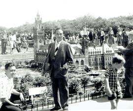 อ.ประสิทธิ์ ศิลปบรรเลง ในต่างประเทศ