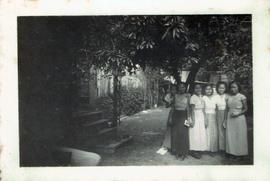 ภาพถ่าย อ.ลัดดา และ เพื่อนๆ