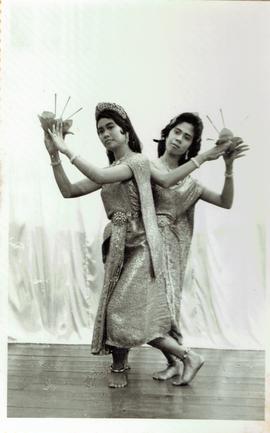 โรงเรียนผกาวลีนาฏดุริยางค์