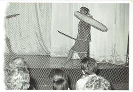 การแสดงของคณะนาฏศิลป์ไทย ผกาวลีนาฏดุริยางค์ ที่โรงละครบ้านบาตร