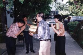 ภาพงานเลี้ยงแสดงความยินดีที่รับรางวัลศิลปินแห่งชาติ ที่บ้านพลเอก โชคชัย-วัลย์ดา หงส์ทอง