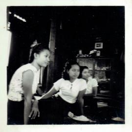 ภาพถ่าย อ.ลัดดา และ เพื่อนๆ