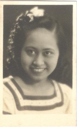 ภาพถ่ายอาจารย์ลัดดา (สารตายน) ศิลปบรรเลง ก่อนแต่งงาน